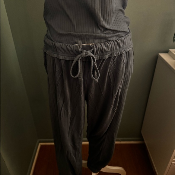 ADORE ME Dusty Blue Ribbed Tank Top and Pants Set medium - Picture 2 of 3